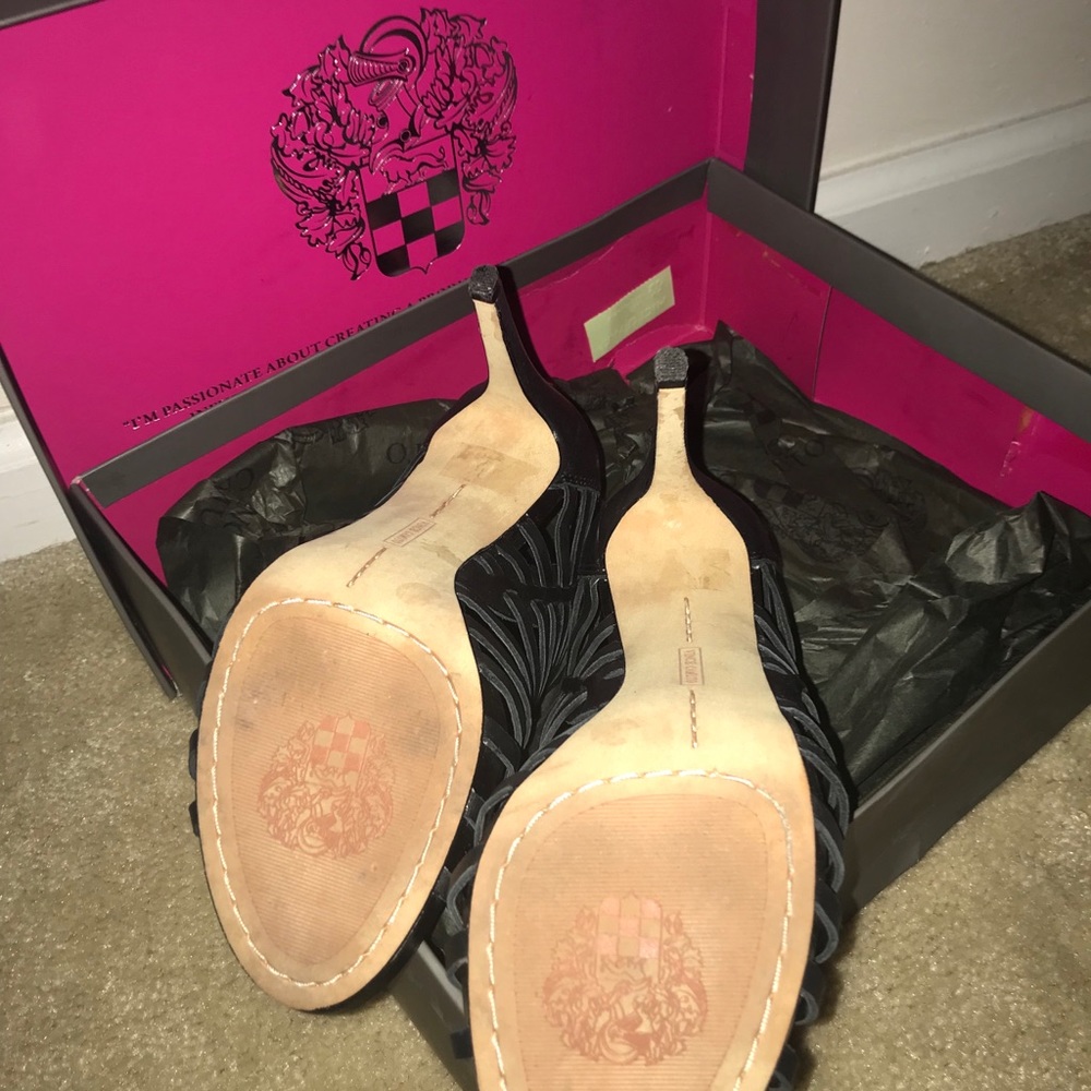 COPY - Beautiful leather pumps by VINCE CAMUTO - Picture 2 of 4